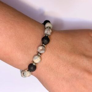 Essential Oil Passive Difuser  Gold, Black and Pink Bracelet